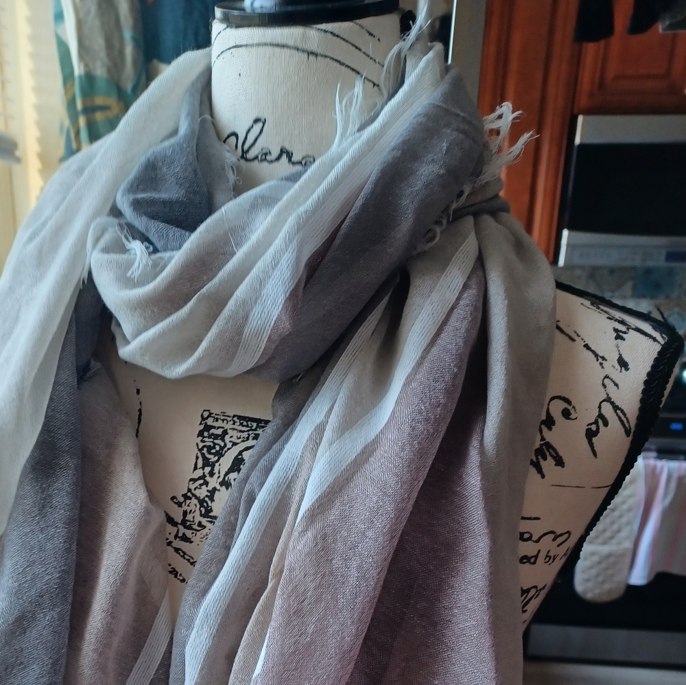 Accessorize Me scarf NWT